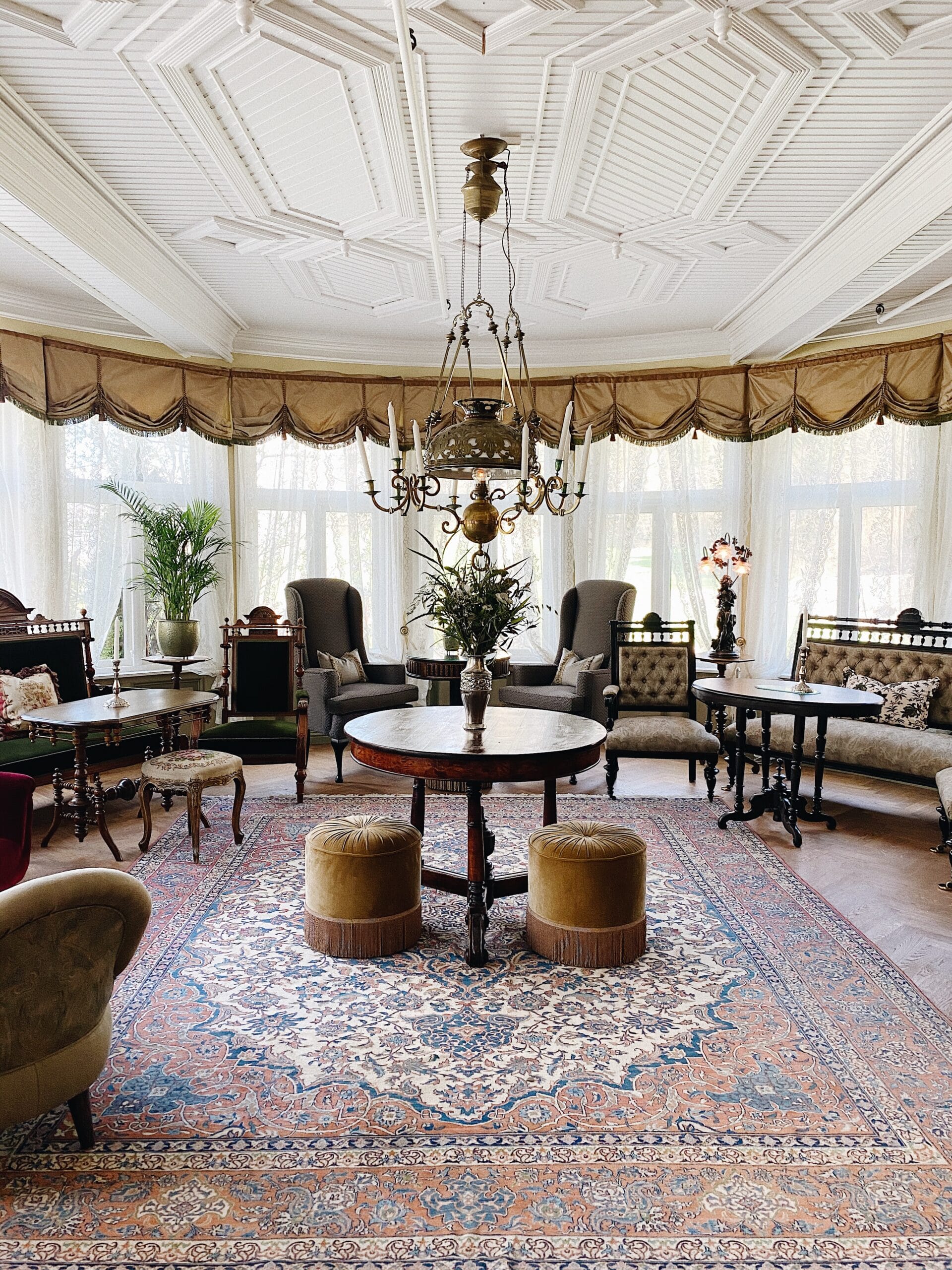 Grand Salon of Hotel Union Oye